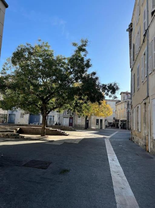 Le Logis Des Templiers Vieux Port Apartment La Rochelle  Bagian luar foto